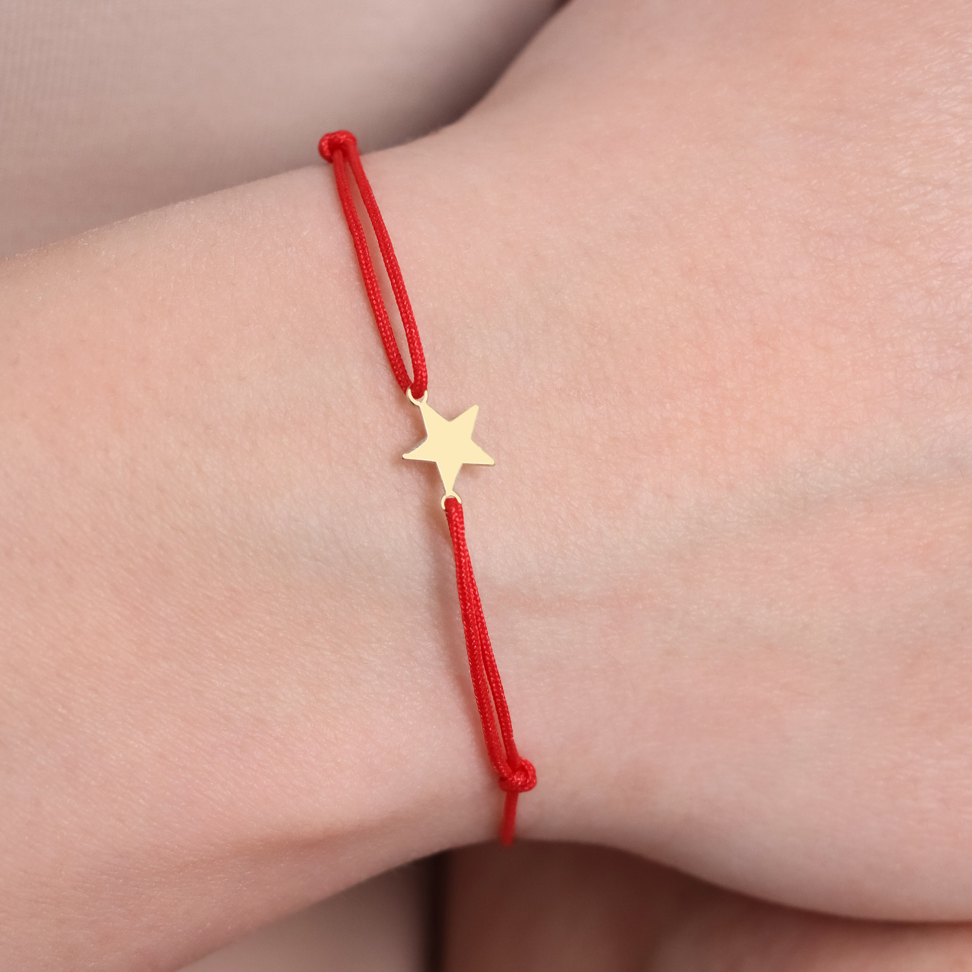 Bratara snur cu pandant stea din aur galben de 14k – | MOHI